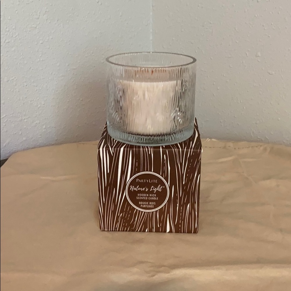 Partylite wooden wick Island driftwood candle